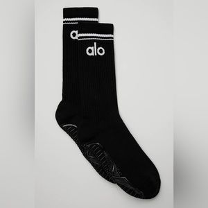 NWT Alo Yoga Grip socks